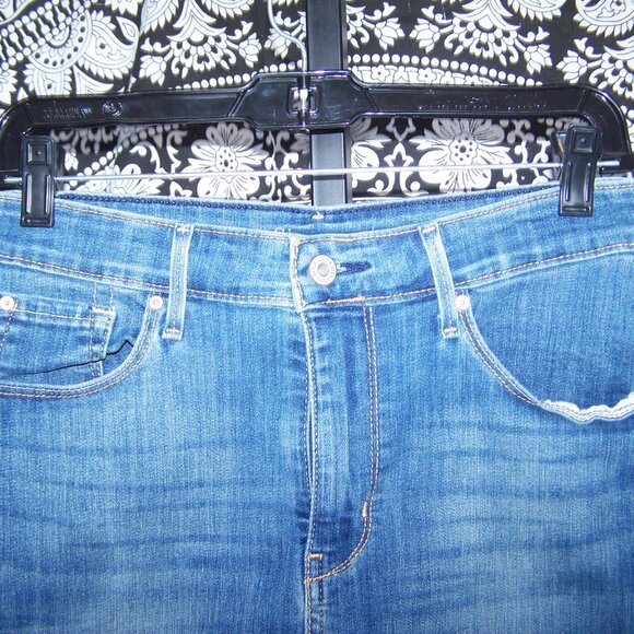 Signature by Levi's Strauss & Co. High-Rise Denim Mini Skirt Sz 6 - Picture 3 of 8